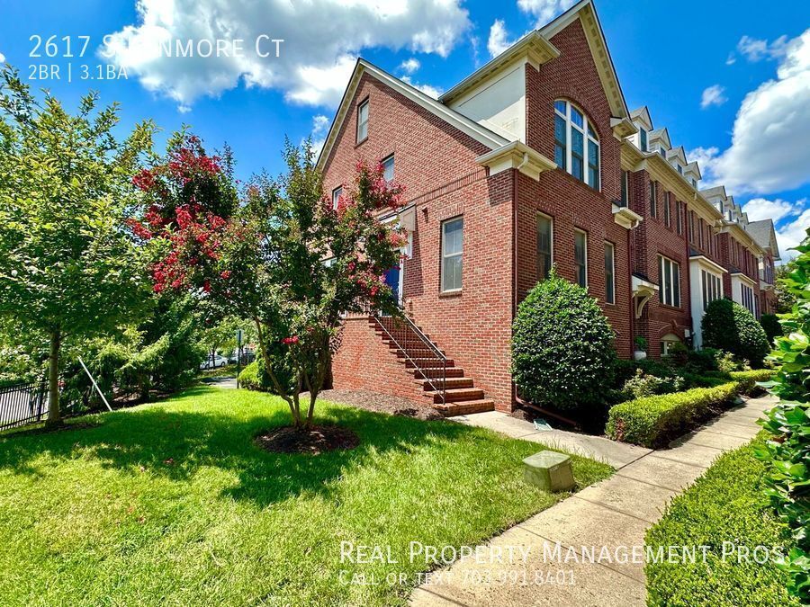 Primary Photo - Stunning Shirlington End Unit w/ Roof Deck!