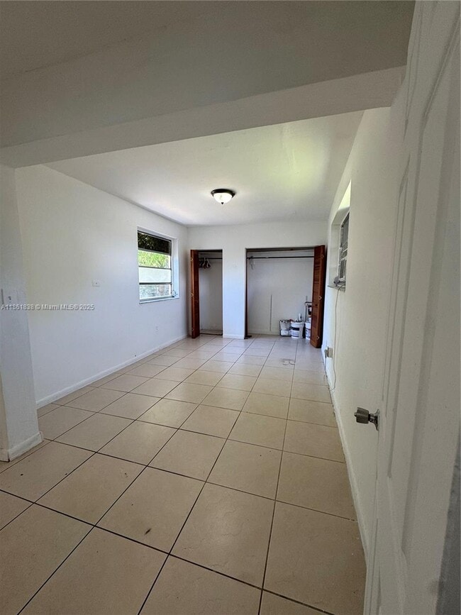 Building Photo - 100 NW 64th Ct