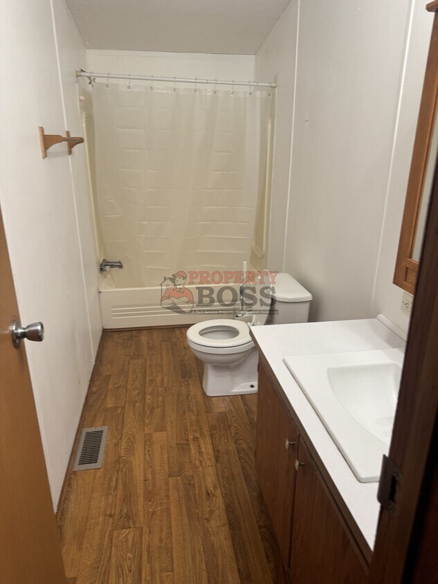 Foto principal - 4535 Ross Rd