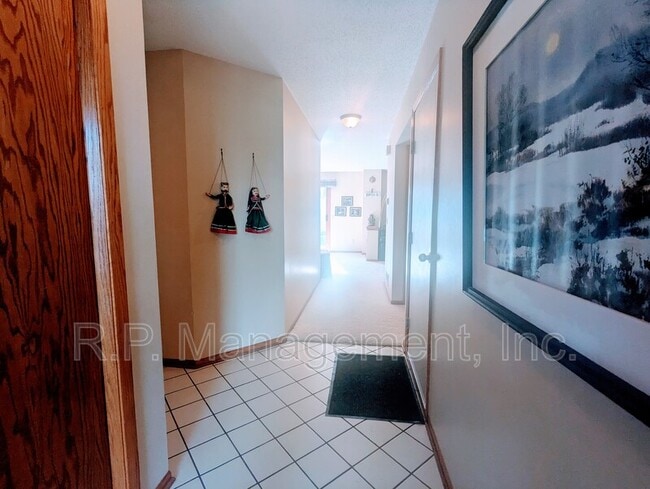 Foto del edificio - 8097 Curtis Ln