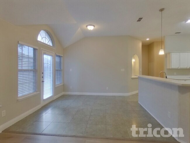 Building Photo - 3912 Cannonwood Dr