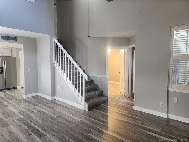 Building Photo - 3624 SW Sunset Trace Cir