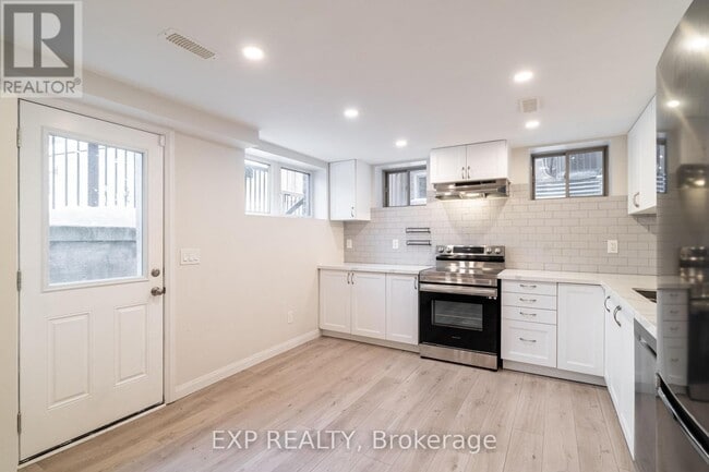 Building Photo - 38 Busato Dr