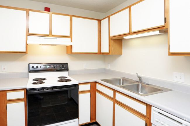 Kitchen - Lynnwood Estates