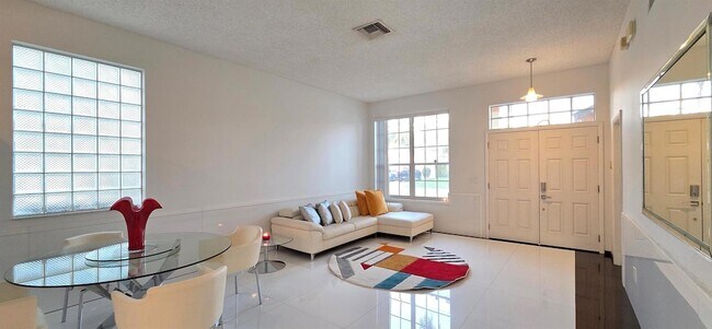 Foto del edificio - 661 Lake Wellington Dr