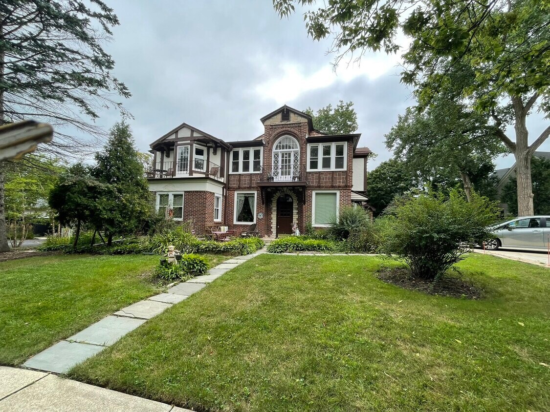 Primary Photo - 1155 St Johns Ave