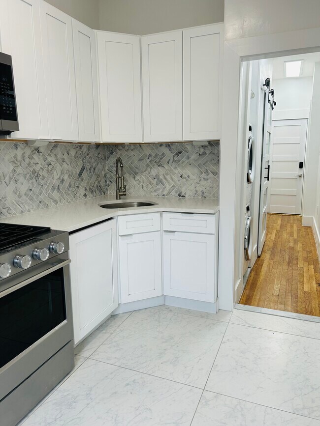 Foto del edificio - 150 E 32nd St