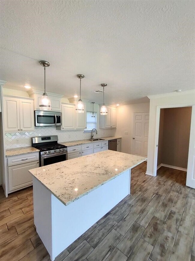 Foto del edificio - 105 Rolling Hills Dr