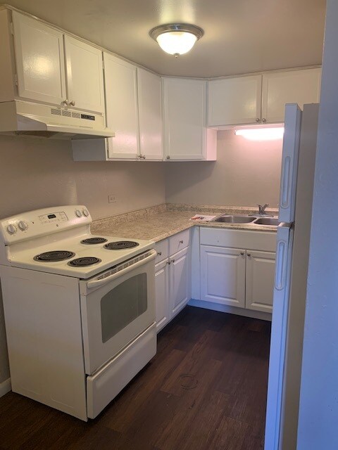 Kitchen - 1371 Xenia St