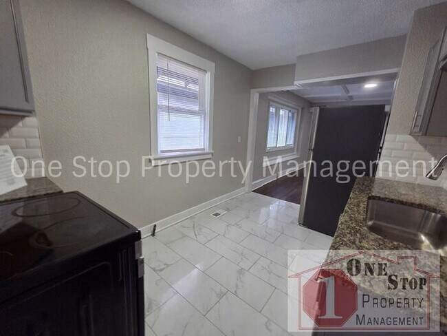 Foto del edificio - Beautiful 5 Bedroom 2 Bathroom in Kansas City!