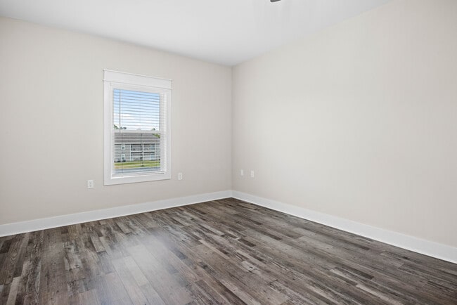 NEW 1BR Living room - Maple on Melody