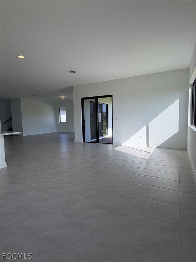 Building Photo - 5166 Julienne Rd