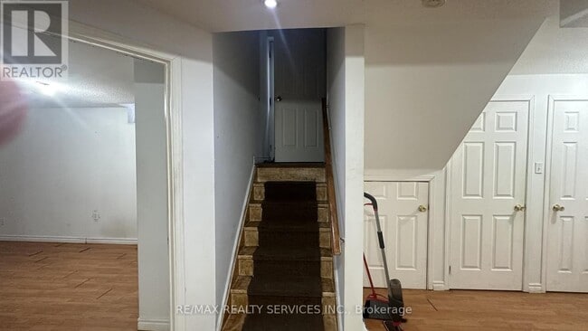 Photo du bâtiment - 244 Van Kirk Dr