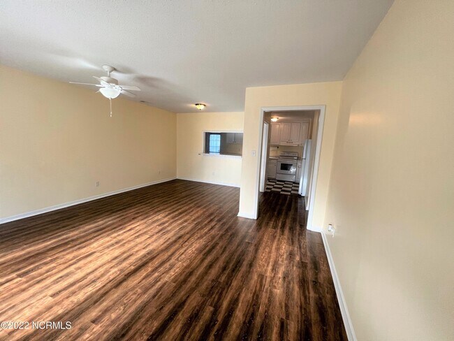 Building Photo - 1102 Massey Ct