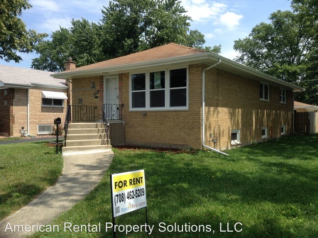 Building Photo - 3045 Sangamon St