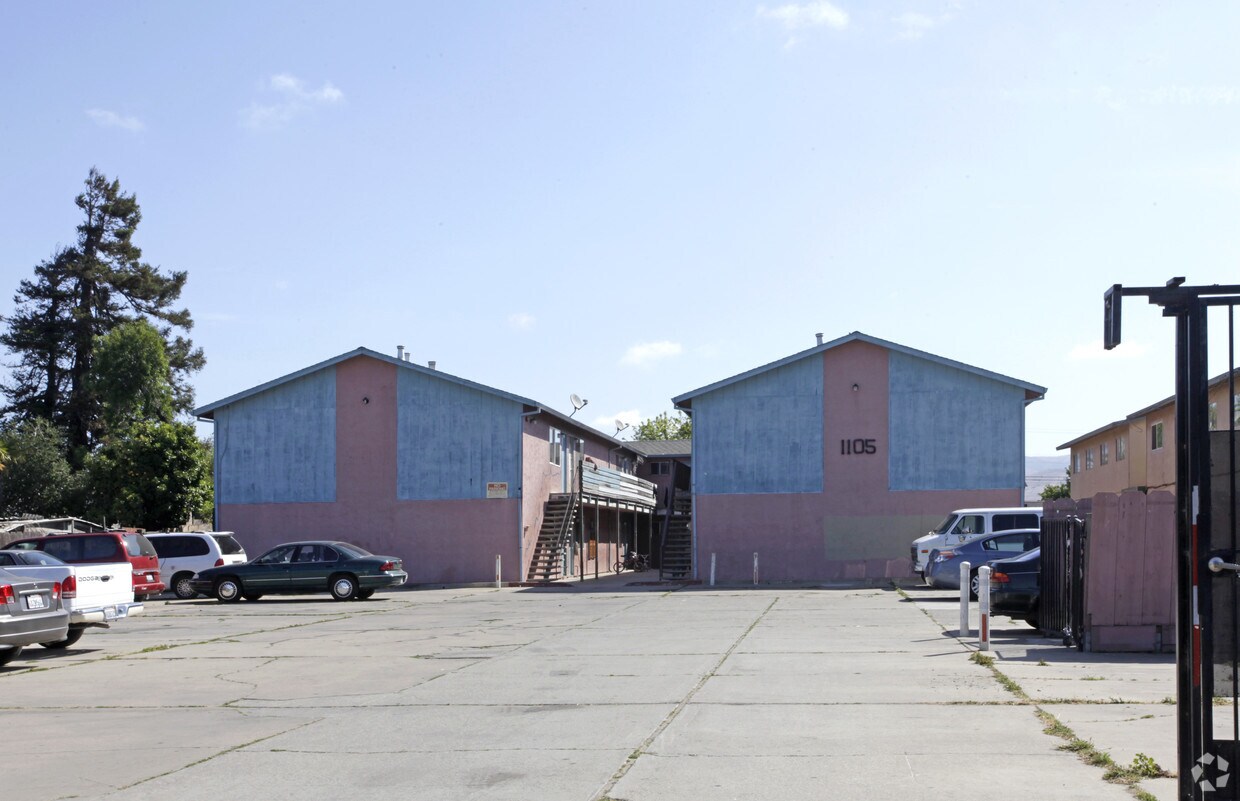 11031105 E Laurel Dr, Salinas, CA 93905 Apartments in Salinas, CA