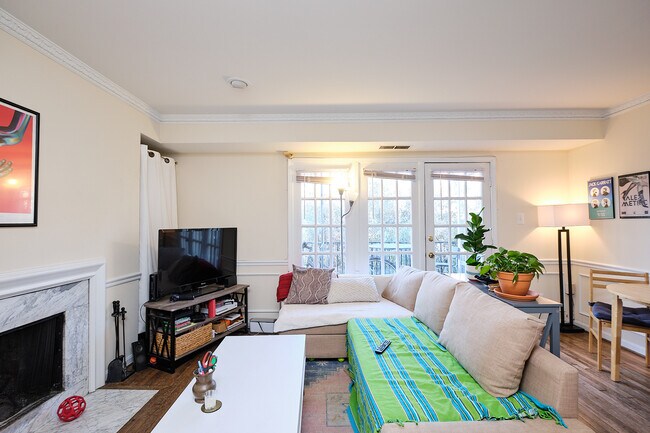 Foto del edificio - 1778 Lanier Pl NW