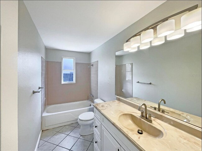 Foto del edificio - 1714 Sanchez Ave