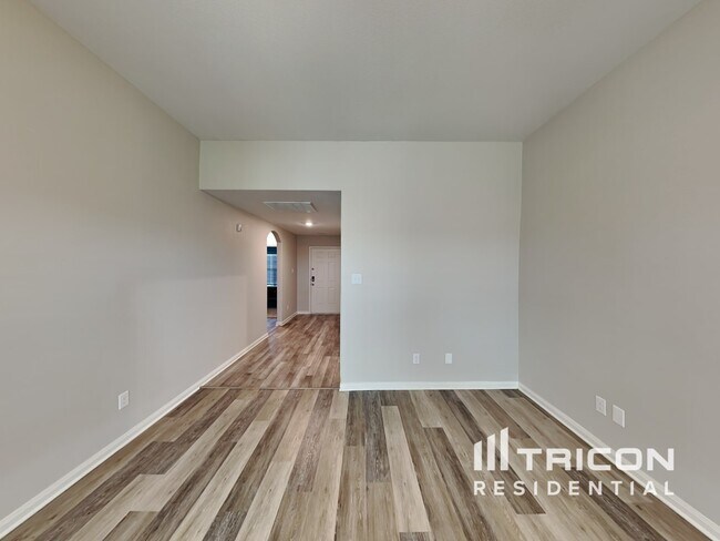 Building Photo - 117 Crockett Way Venus TX