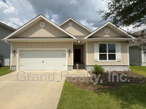 Building Photo - 5869 Danbury Blvd