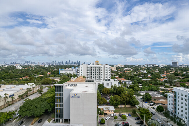 Building Photo - Keystone Villas