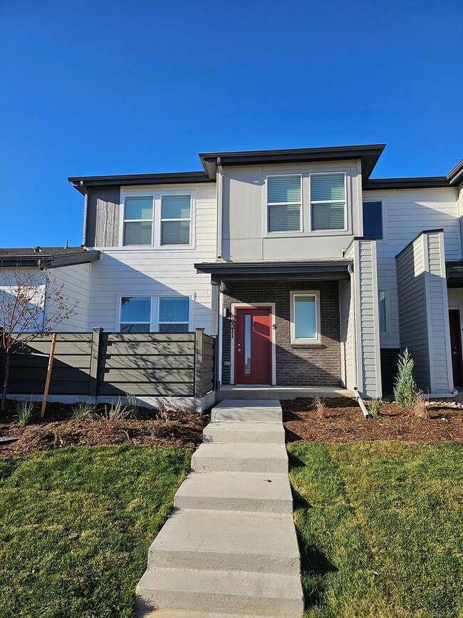 Foto del edificio - Stunning 4 Bed 2.5 Bath Townhome in Altair...