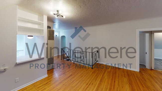 Building Photo - Alder601