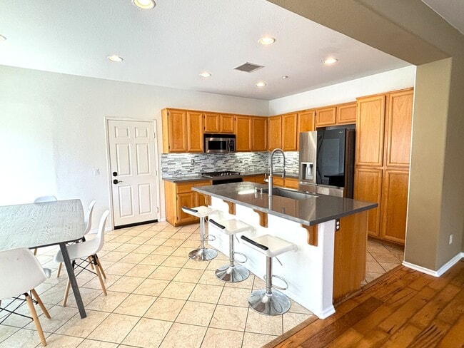 Building Photo - $500 OFF Move-In Special.....Executive Sty...
