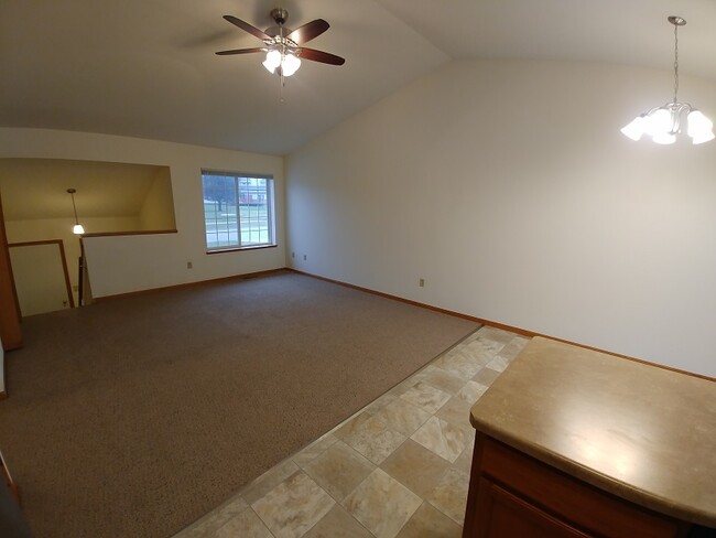 Building Photo - 4512 Tanglewood Dr