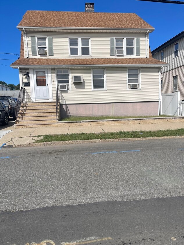 187 Holt St, Hackensack, NJ 07601 Apartments in Hackensack, NJ