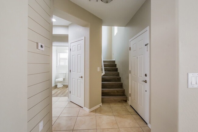 Building Photo - 3707 W Thalia Ct