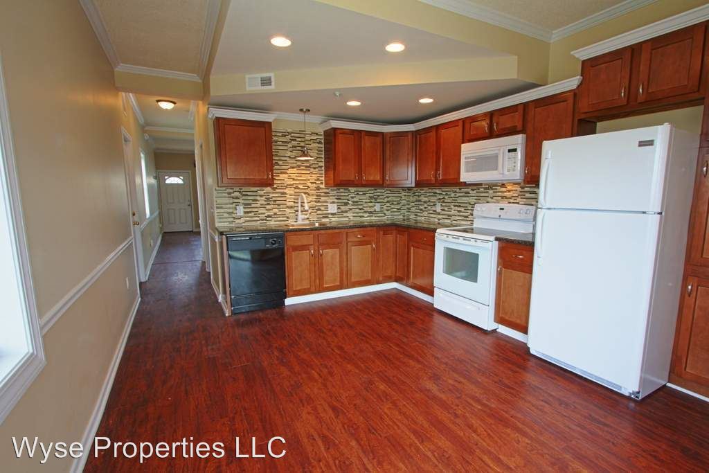 Primary Photo - 2211 Sweet Home Rd