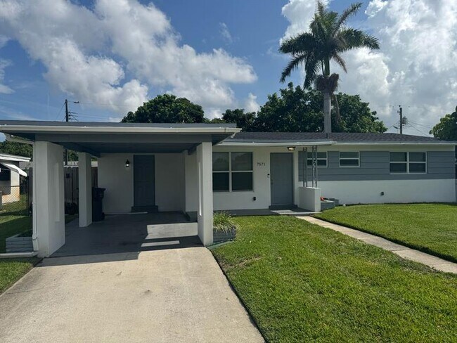 Foto del edificio - 7571 Eaton St