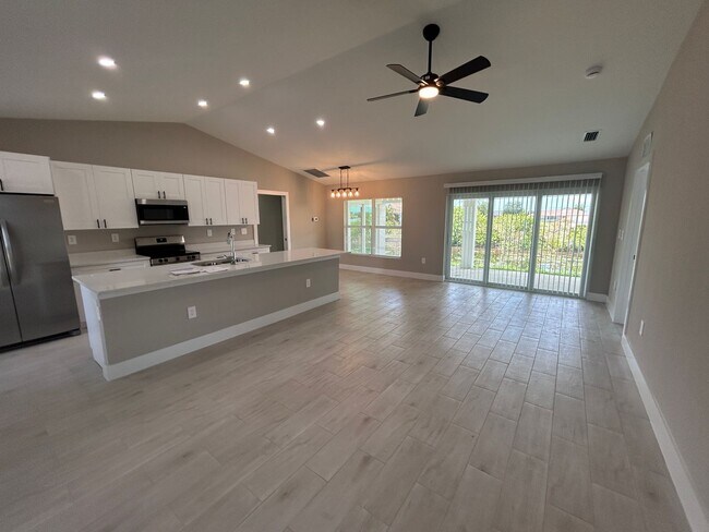 Foto del edificio - Brand new construction never lived in 4/3