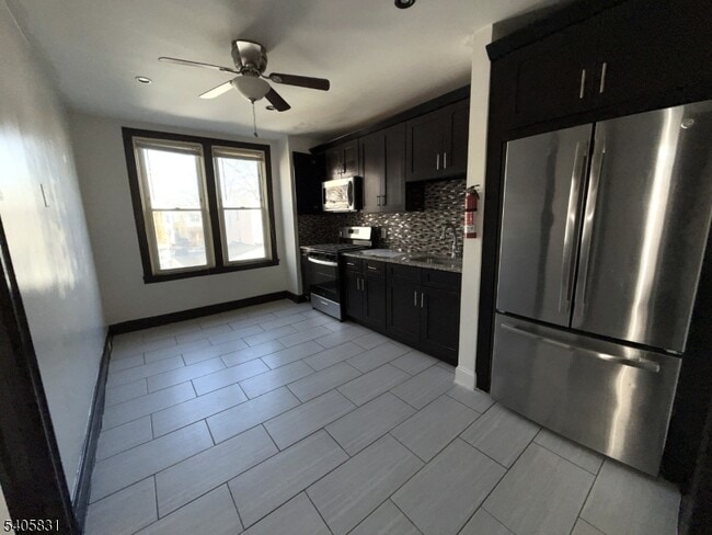 Foto del edificio - 98 Yale Ave