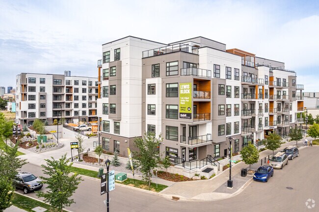 Photo du bâtiment - Lewis Block at Stadium Yards