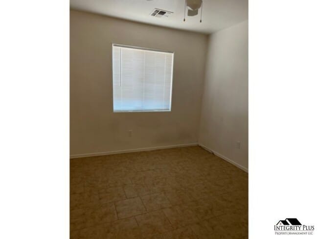 Building Photo - 3 bedroom 2 bath