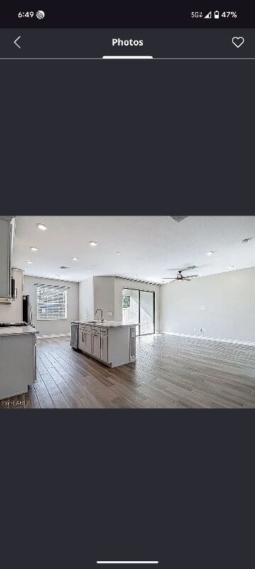 Foto del edificio - 4564 Almada Ln