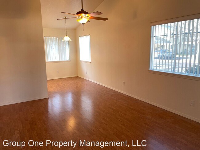 Building Photo - 2 br, 2 bath House - 417 W State St.