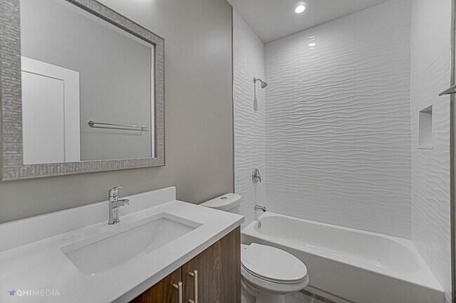 Foto del edificio - 1734 W 21st Pl