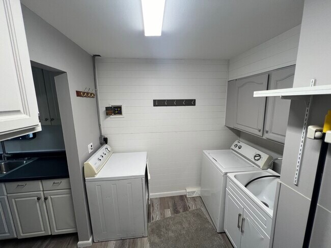 Foto del edificio - 329 McMunn St