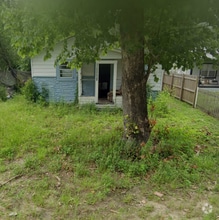 Building Photo - 16958 Oak St