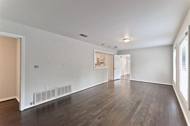 Foto del edificio - 515 Brookhurst Dr