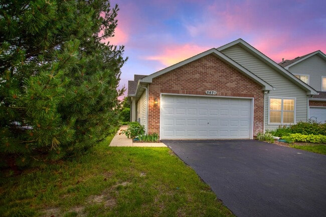Building Photo - 547 Mallard Ln