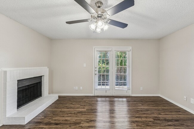 Building Photo - Camino Del Sol