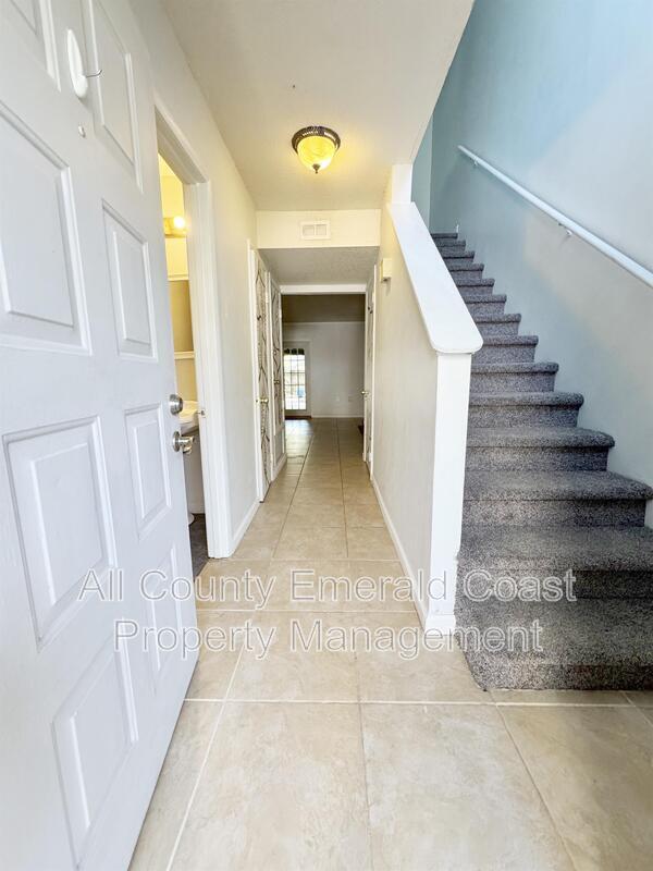 Building Photo - 114 Opp Blvd NE