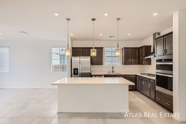 Foto del edificio - 3028 Misty Pine Ave.