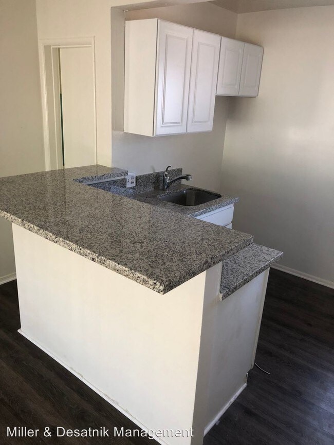 Foto del edificio - 5465 Alvern Cir