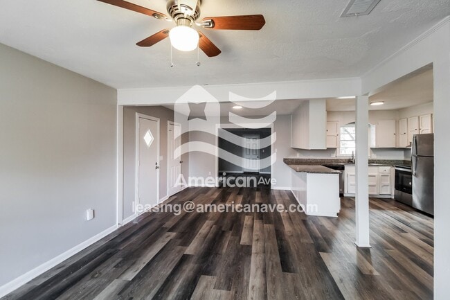 Foto del edificio - 103 Galahad Dr