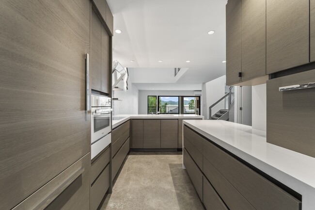 Building Photo - 411B Kaelepulu Dr